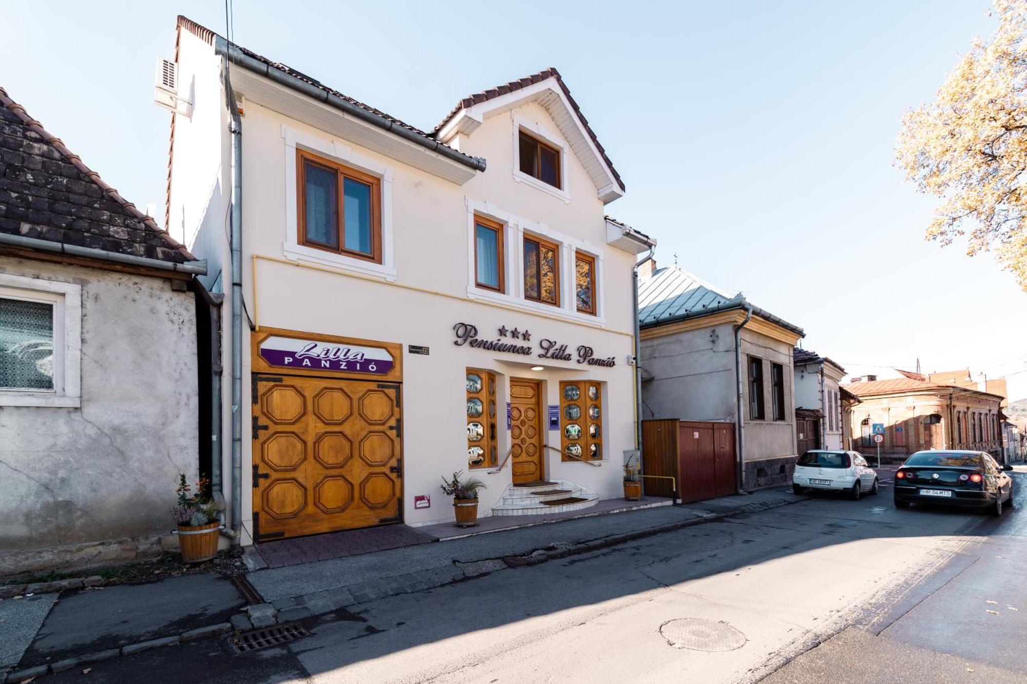 Lilla Panzió Hotel Odorheiu Secuiesc Exterior foto