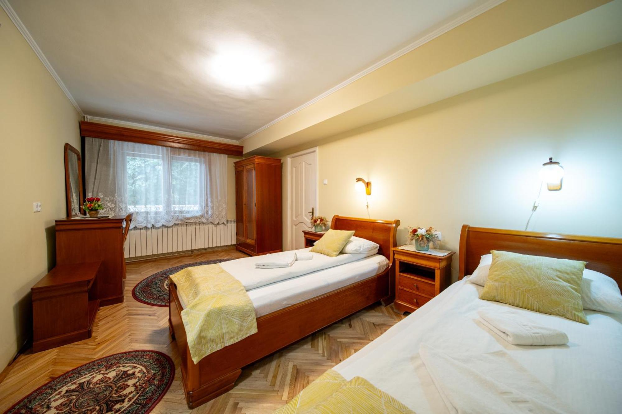 Lilla Panzió Hotel Odorheiu Secuiesc Exterior foto