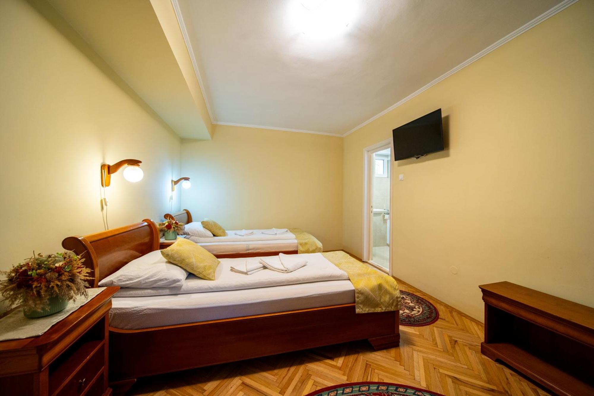 Lilla Panzió Hotel Odorheiu Secuiesc Exterior foto